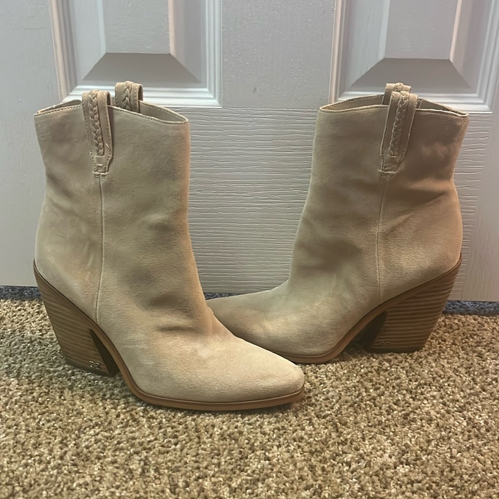 Sam Edelman Agnes Sesame Stacked Heel Pointed Ankle Western Boots, worn once!!